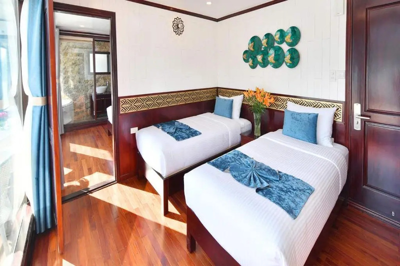 du thuyền Hạ Long Sapphire Cruise