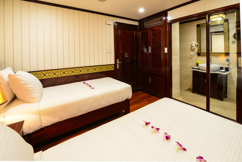 du thuyền Halong Silversea