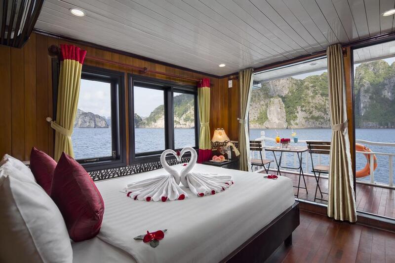 Peace Charm Cruise - Du thuyền 3 sao tại Hạ Long