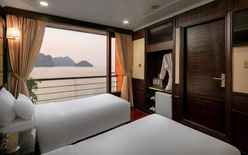 du thuyền Pelican Hạ Long Luxury Cruise