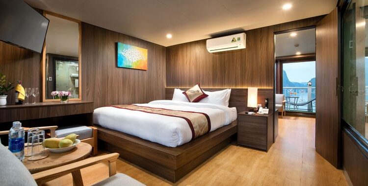 Unicharm Cruise Halong - Du thuyền 5 sao đẳng cấp, giá rẻ