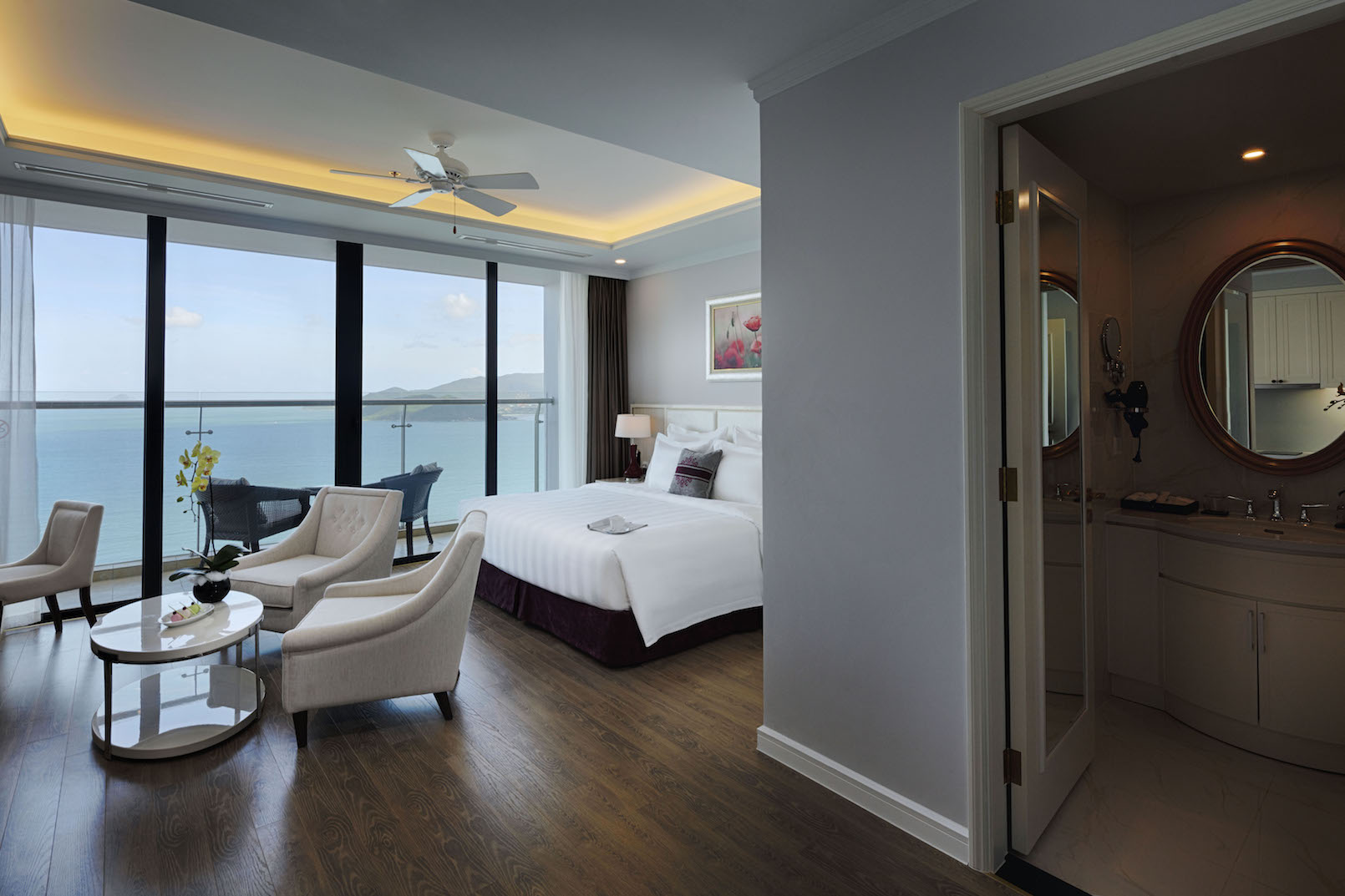 Vinpearl Condotel Beachfront Nha Trang: đẳng cấp quốc tế giữa lòng phố biển