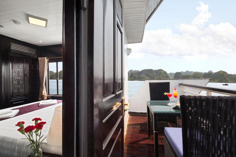 Aclass Legend Cruise - Trải nghiệm nghỉ dưỡng trên du thuyền