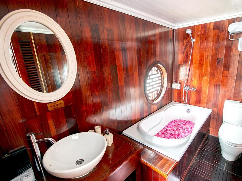 Bhaya Classic Cruise - Du thuyền sang trọng bậc nhất