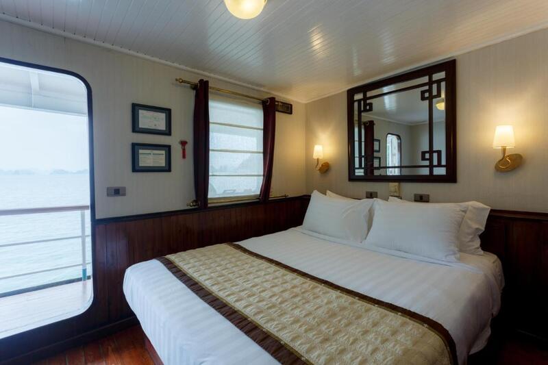 Emeraude Classic Cruise - Trải nghiệm du thuyền 5 sao