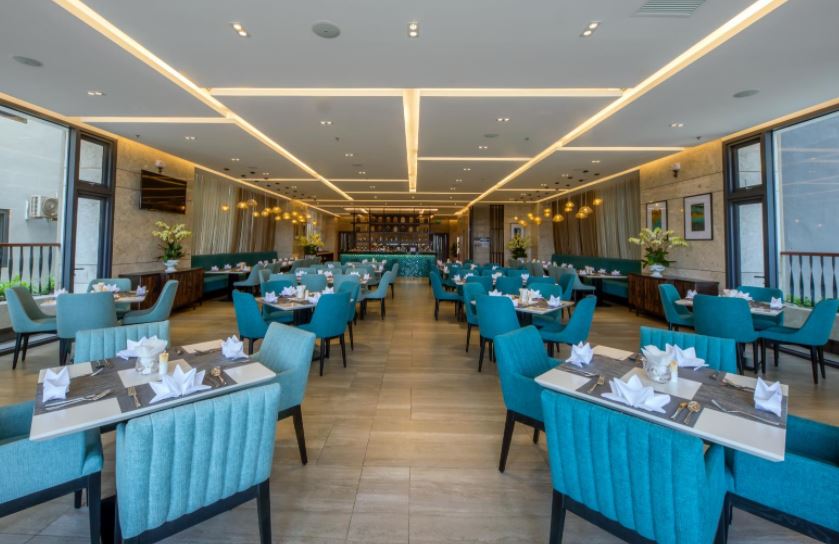 Khu ẩm thực tại Minh Toàn Ocean Hotel