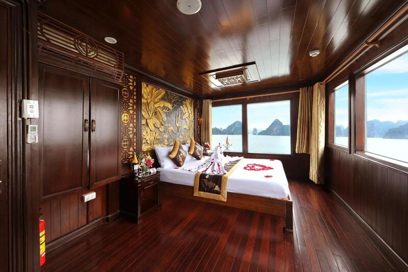 Renea Cruise - Trải nghiệm đáng nhớ trên du thuyền Hạ Long 