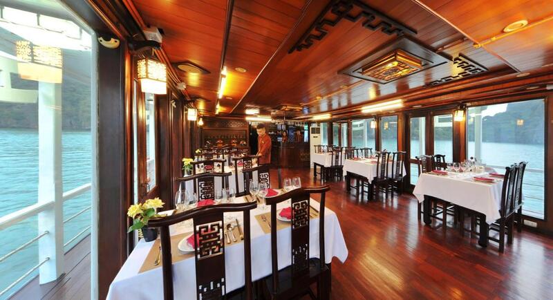 Renea Cruise - Trải nghiệm đáng nhớ trên du thuyền Hạ Long 