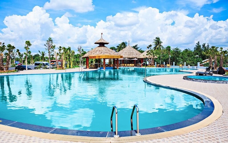 Hồ bơi tại Mường Thanh Cà Mau