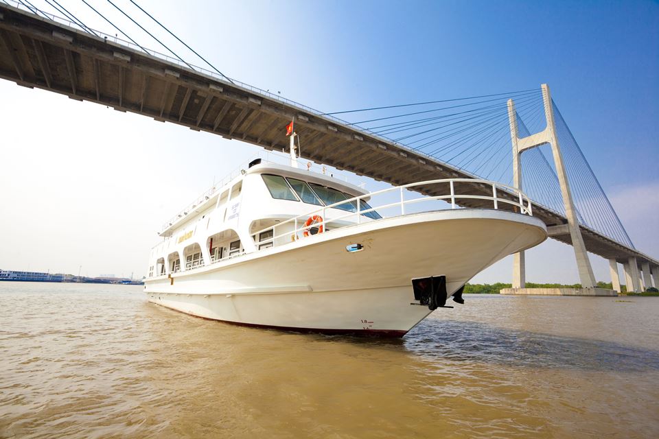 Du thuyền King Yacht - Thoáng vi vu giữa Sài Gòn hoa lệ