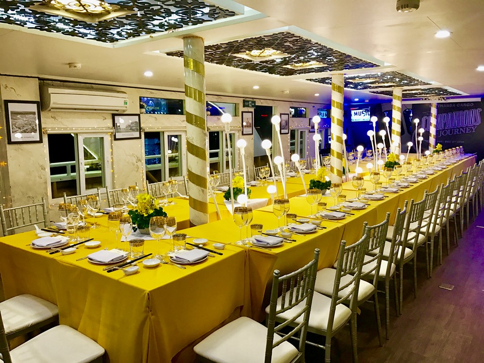Du thuyền King Yacht - Thoáng vi vu giữa Sài Gòn hoa lệ