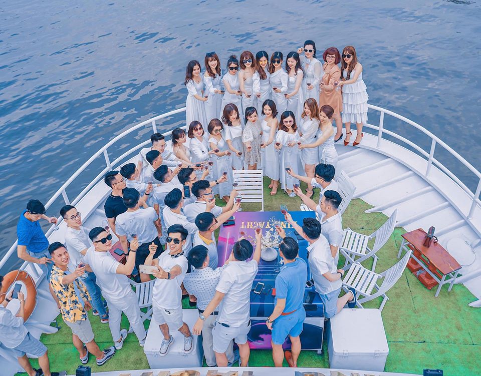 Du thuyền King Yacht - Thoáng vi vu giữa Sài Gòn hoa lệ