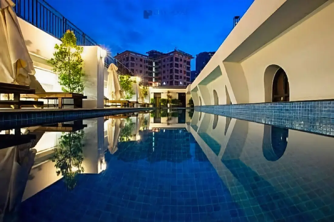 Bể bơi tại Atelier Thảo Điền