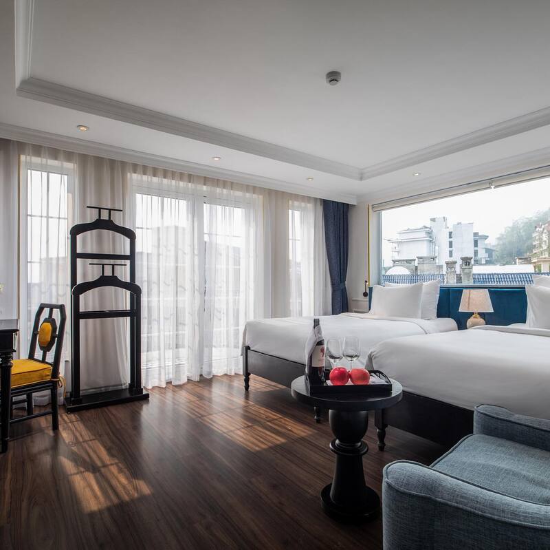 Phòng Deluxe với cửa sổ đón ánh nắng ban mai