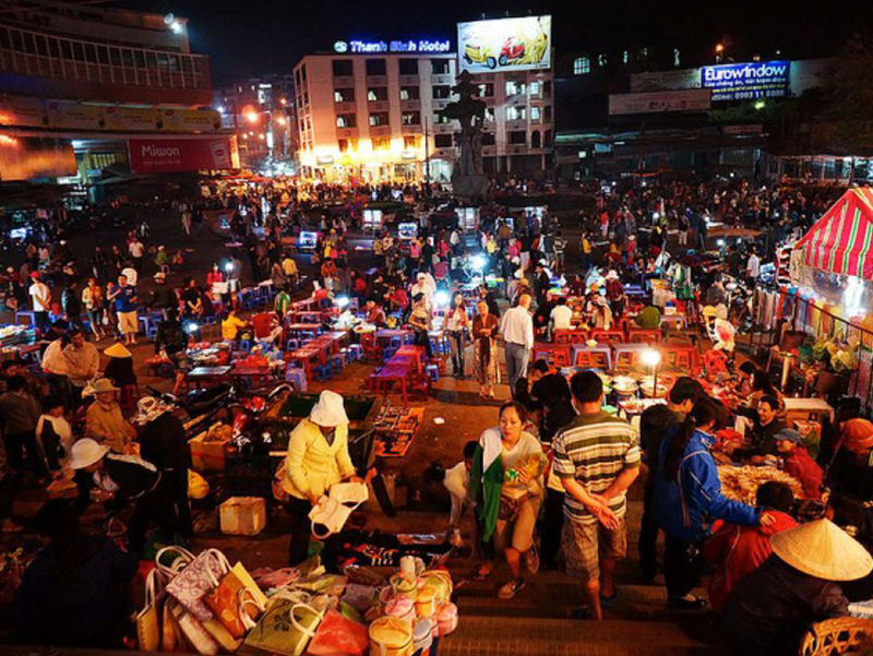 Chợ đêm Sapa