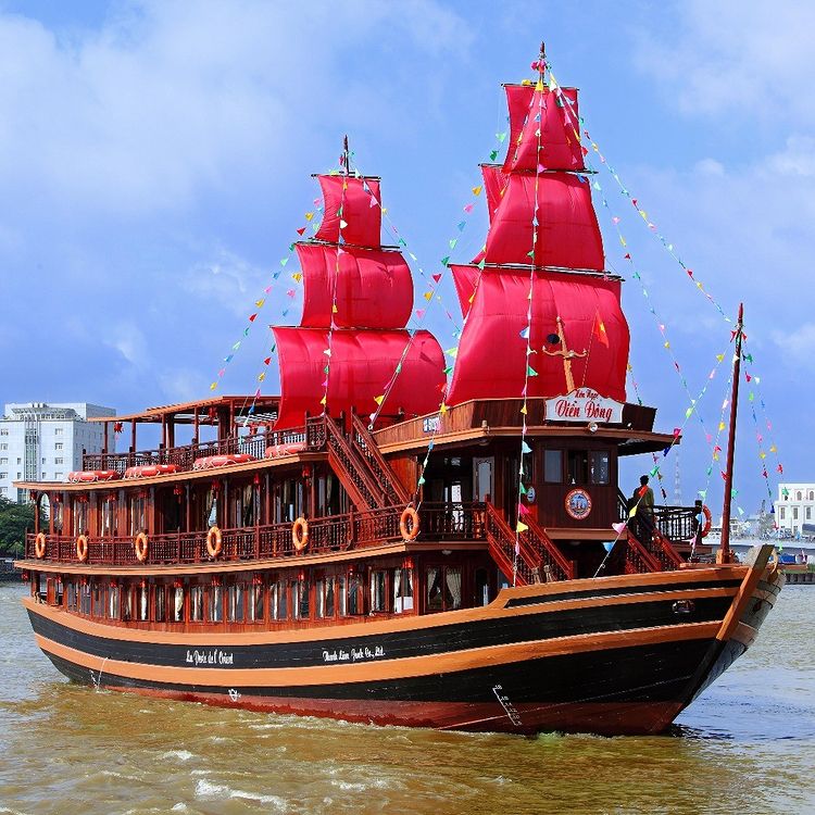Du thuyền Đông Dương