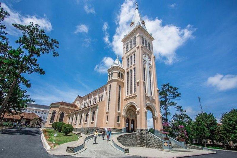 Top 20 Resort Đà Lạt giá rẻ view đẹp gần Hồ Tuyền Lâm từ 4-5 sao