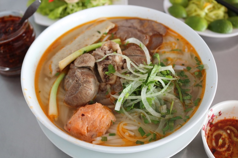 Top 20 khách sạn Huế rẻ có hồ bơi gần sông Hương, Đại Nội