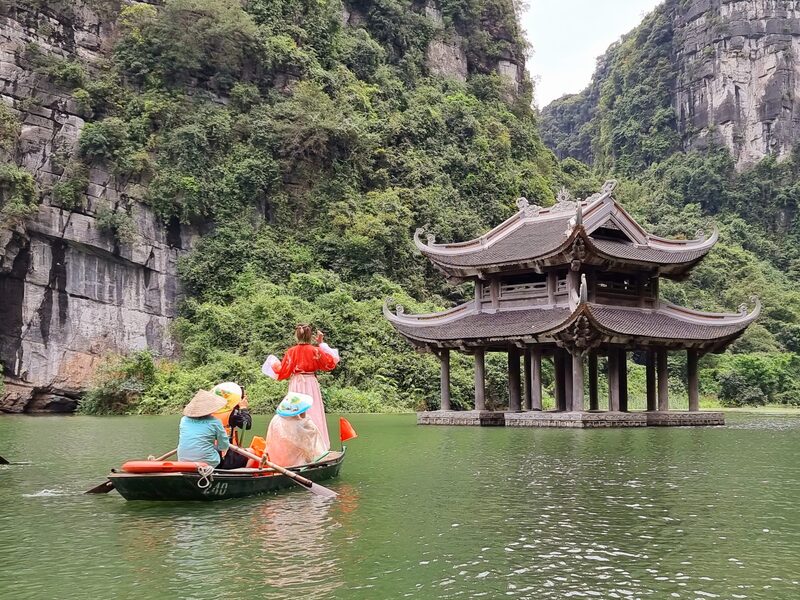Top 6 khách sạn Ninh Bình giá rẻ có hồ bơi view núi đồi