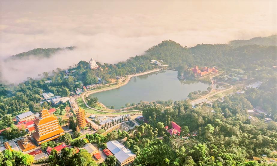 Top 20 resort miền Tây độc đáo nhất được du khách yêu thích