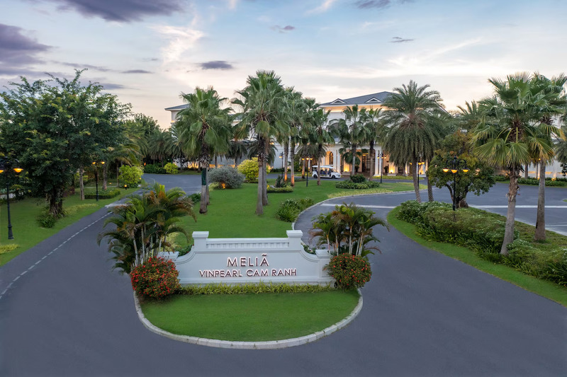 Melia Vinpearl Cam Ranh Beach Resort - Review từ A - Z