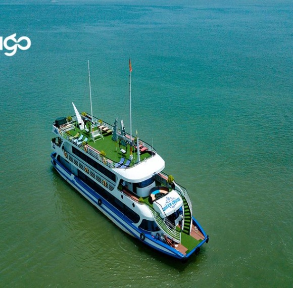 Queen cruises