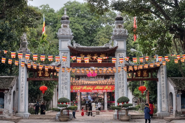 Chùa Láng – Cổ tự hơn 900 năm giữa lòng Hà Nội