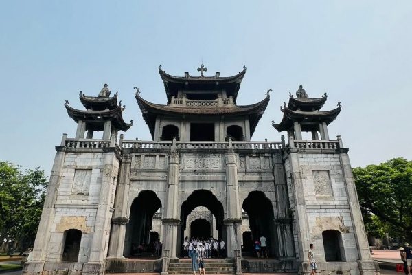 Khám phá nhà thờ đá Phát Diệm – Kiến trúc công giáo ấn tượng hơn 130 năm lịch sử