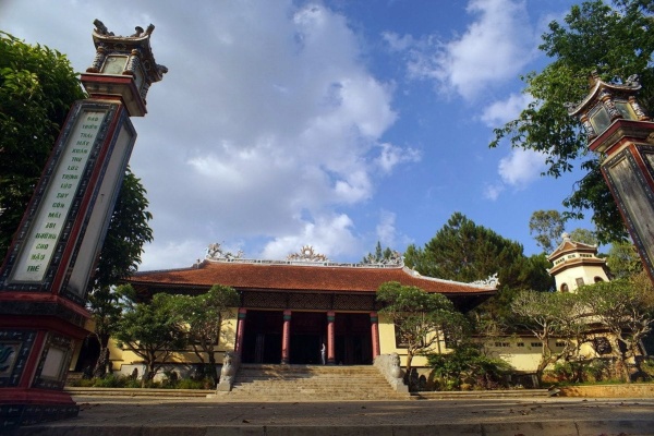 Chùa Linh Sơn Đà Lạt – Ngôi cổ tự yên bình giữa lòng thành phố ngàn hoa