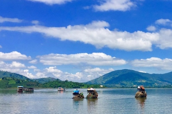 Hồ Lắk Đắk Lắk nàng thơ yên bình giữa đại ngàn Tây Nguyên