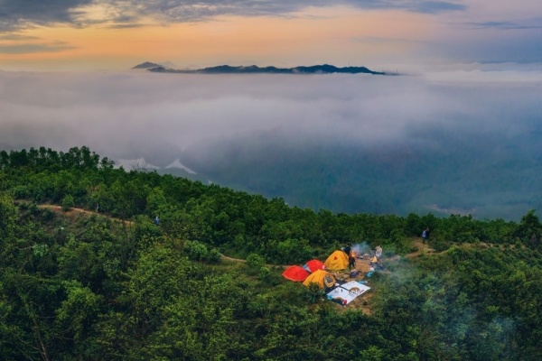 Đỉnh Hòn Vượn – Điểm check-in giữa mây trời tuyệt đẹp ít người biết ở Huế