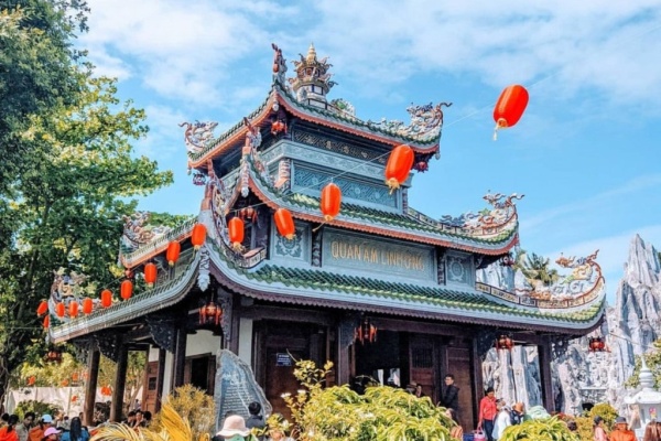 Khám phá chùa Thanh Lương: Ngôi chùa làm từ san hô & gáo dừa