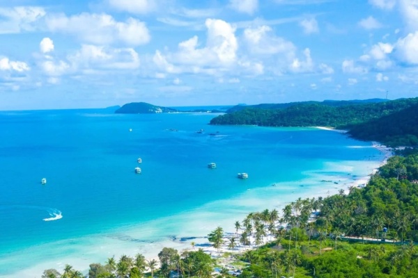 Bãi Dài Nha Trang có gì chơi? Review chi tiết 2025