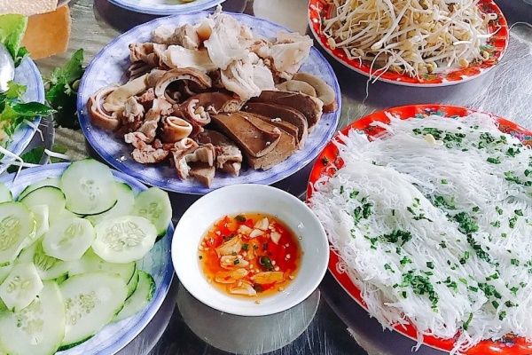 Top 5 quán bánh hỏi lòng heo Phú Yên ngon nức tiếng