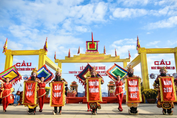 Trải nghiệm lễ hội Cầu Ngư ở Đà Nẵng đầy sắc màu