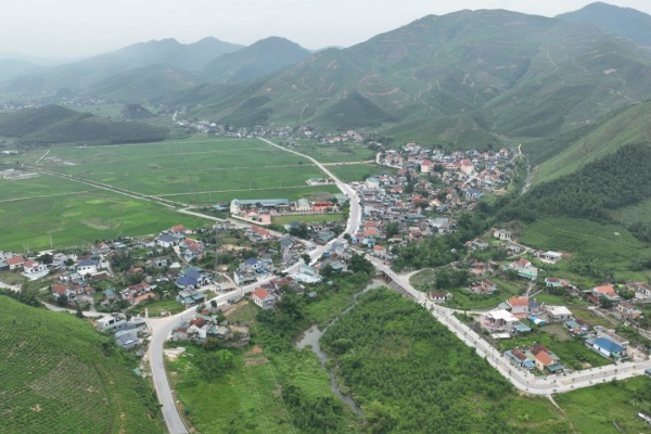Quảng La: Khám phá vùng núi, khe suối và đời sống bản địa phía Bắc Hạ Long