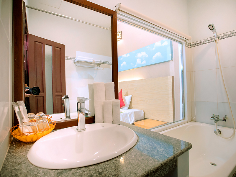 GM Doc Let Beach Resort & Spa