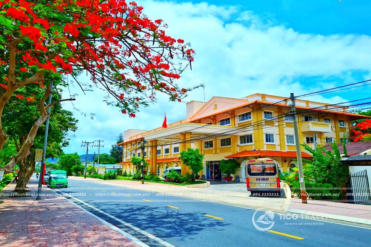 Tân Sơn Nhất Côn Đảo Resort