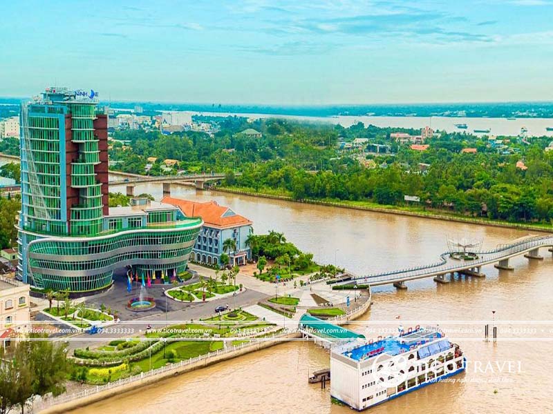 Ninh Kiều Riverside Hotel