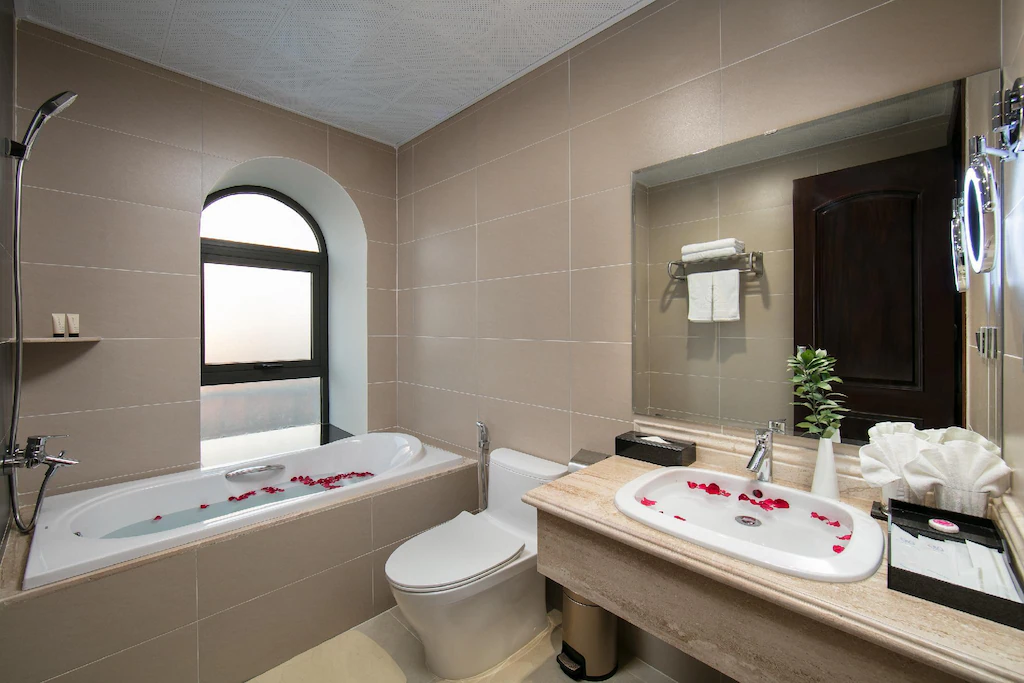 Halios Hotel Hạ Long