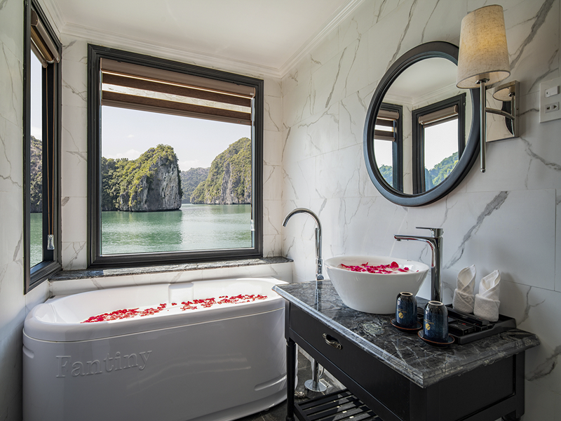 Rosy Cruise Hạ Long