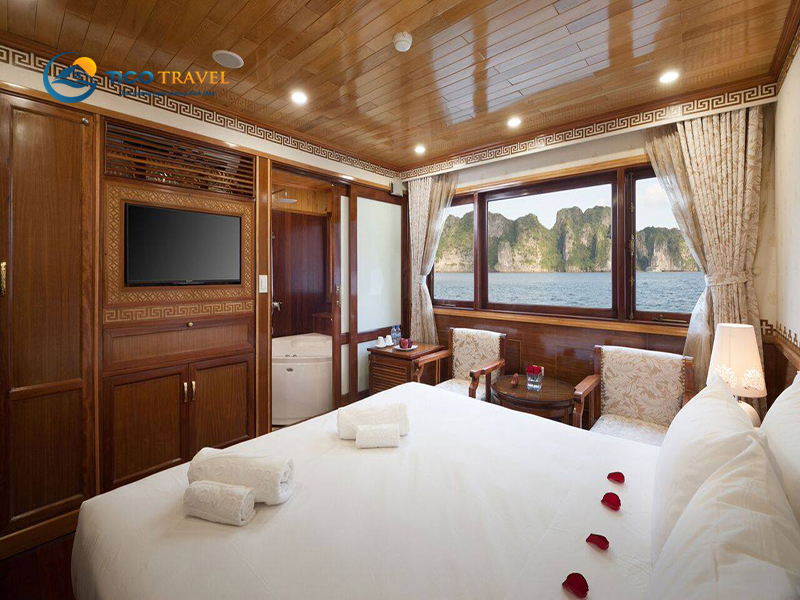 Royal Wings Cruise Halong Bay