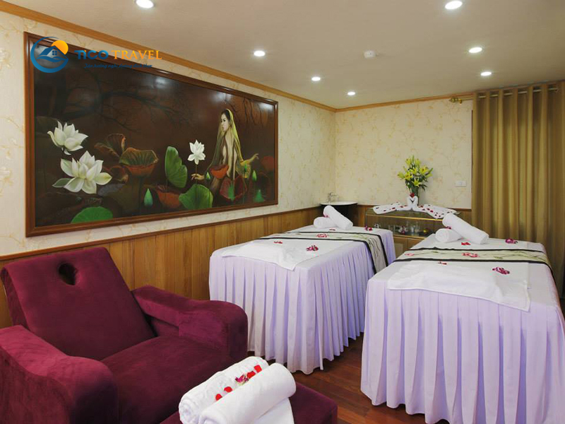 Royal Wings Cruise Halong Bay
