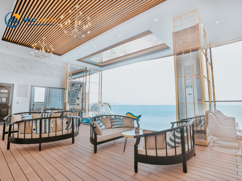 La Vague Hotel