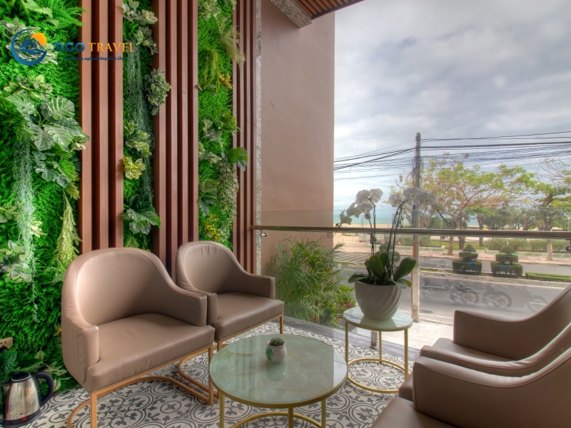 La Vague Hotel