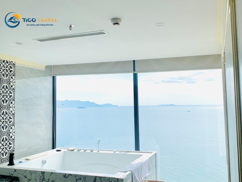 La Vague Hotel