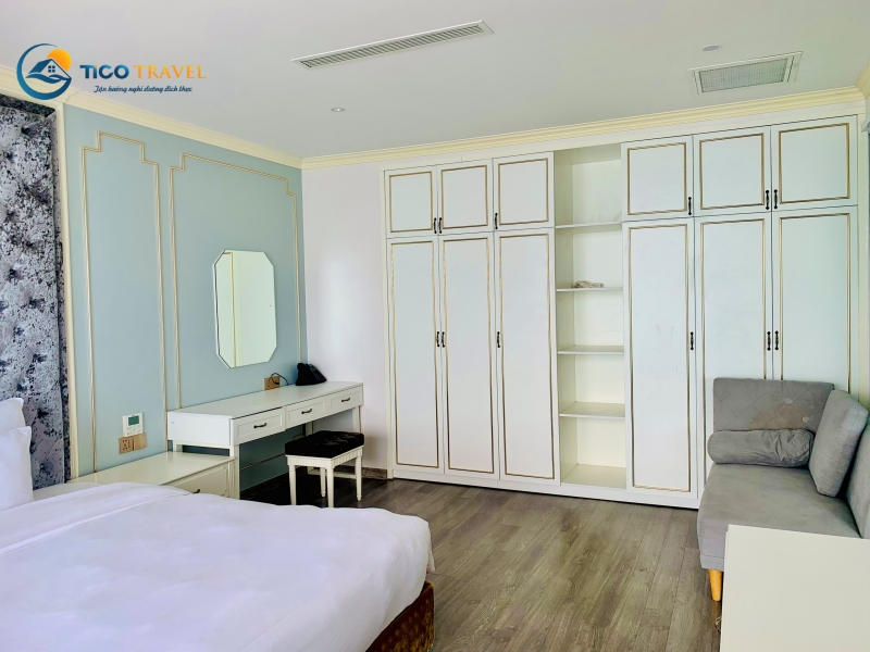 La Vague Hotel