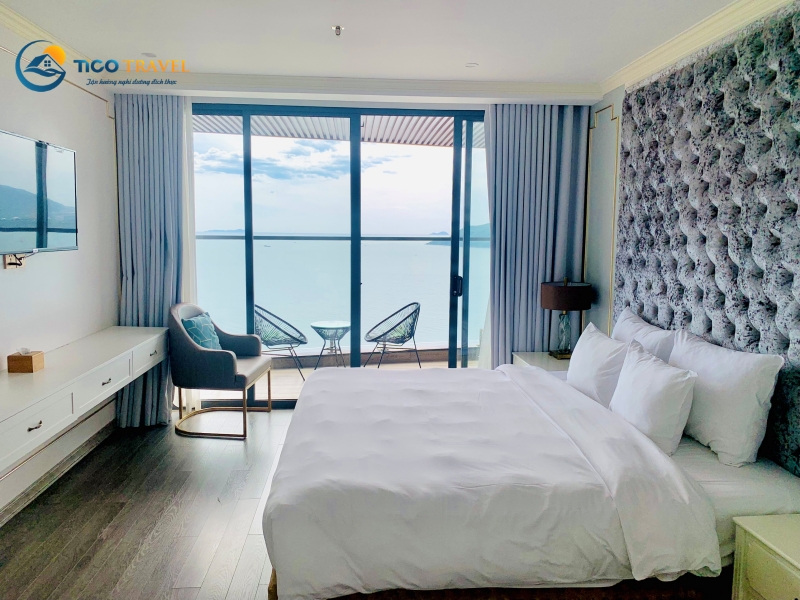 La Vague Hotel