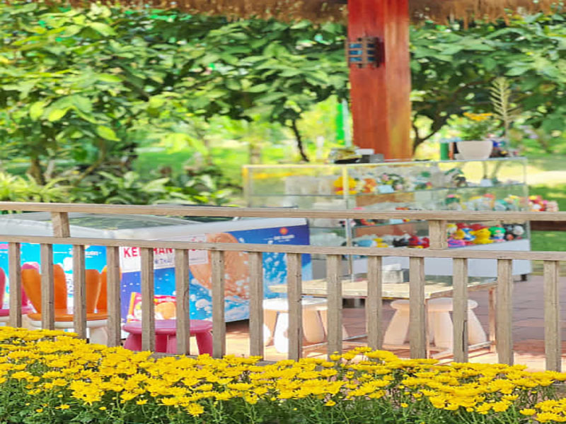 Carmelina Beach Resort