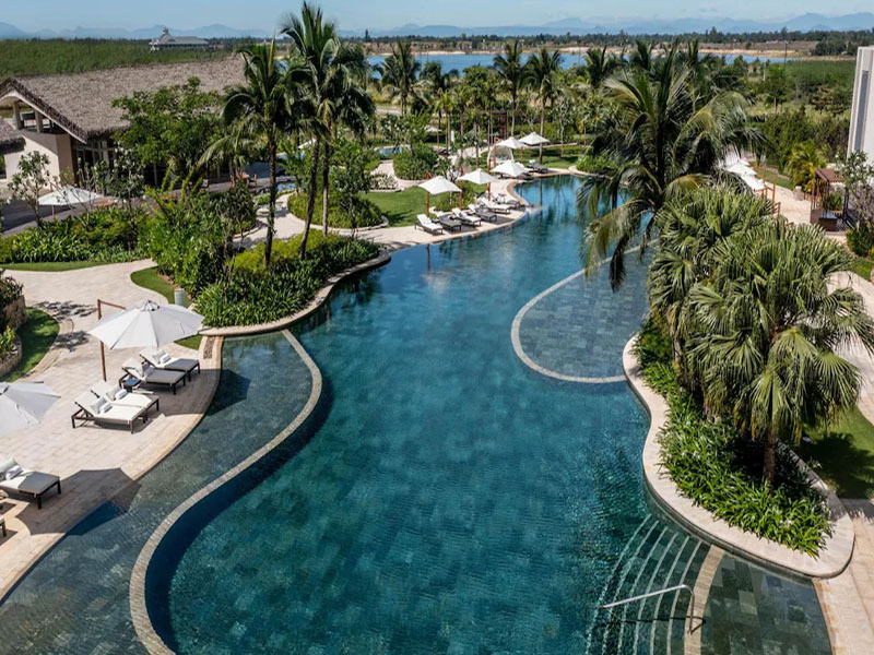 New World Hoiana Hotel